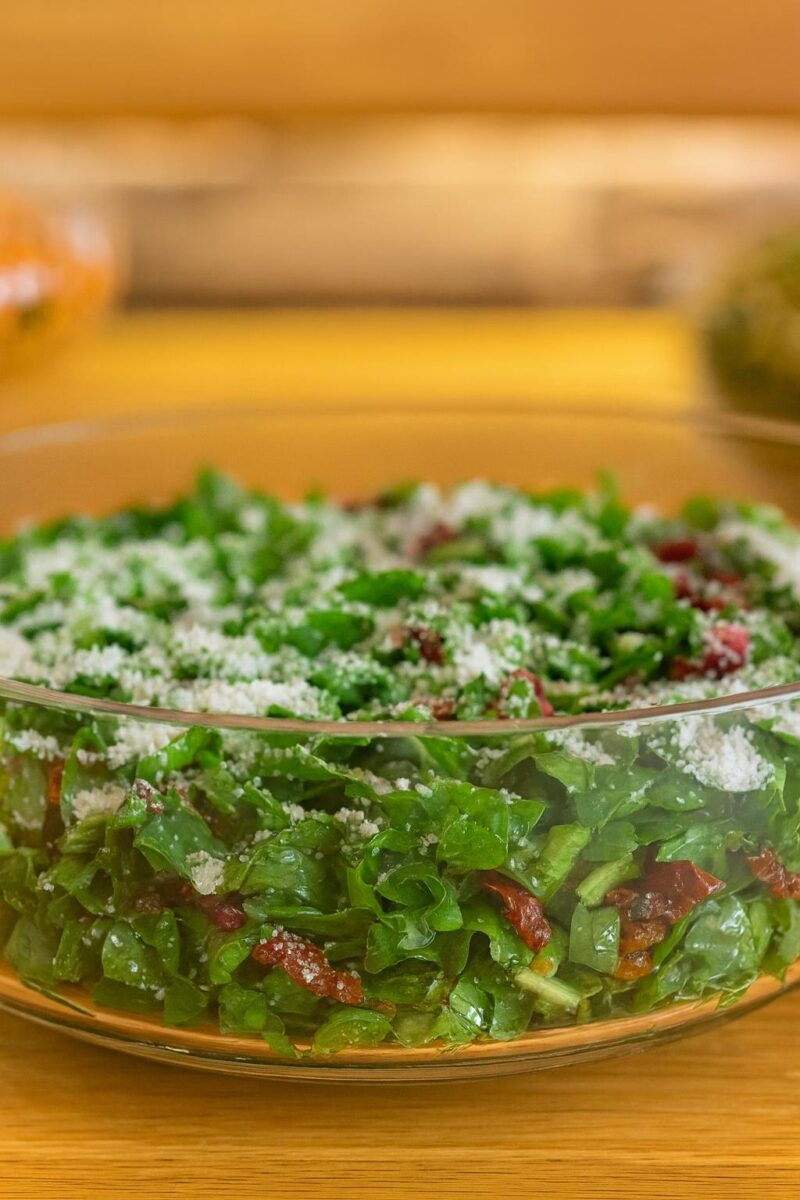 KURUTULMUŞ DOMATES VE PARMESANLI ROKA SALATASI