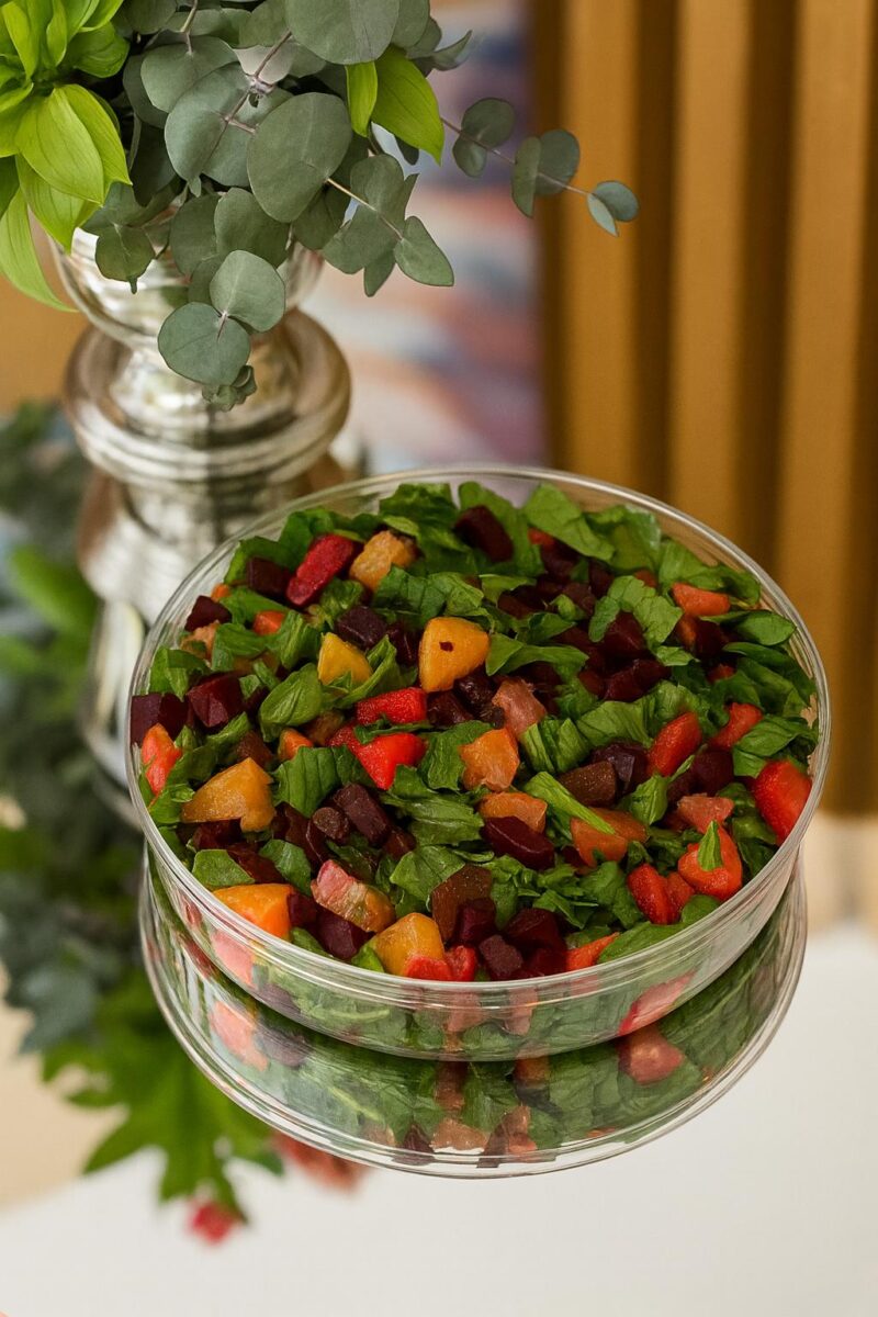 ÇİLEK PANCAR NARENCİYELİ ISPANAKLI ROKA SALATASI