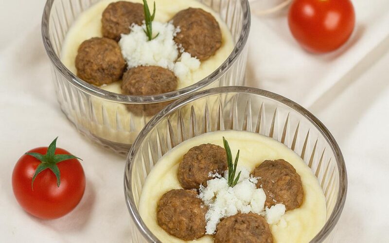 PATATES PÜRESİ EŞLİĞİNDE MİSKET KÖFTE